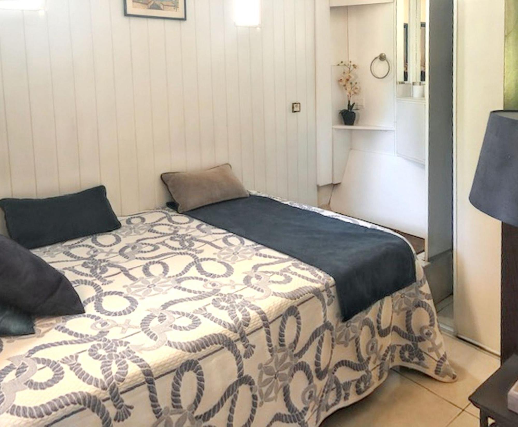 Appartement De 2 A A 400 M De La Plage Avec Vue Sur La Mer Jardin Clos Et Wifi Collioure